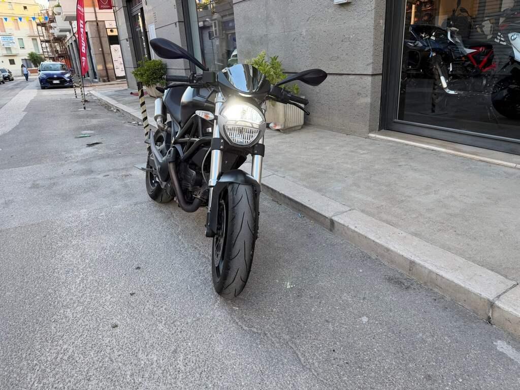 MONSTER 696