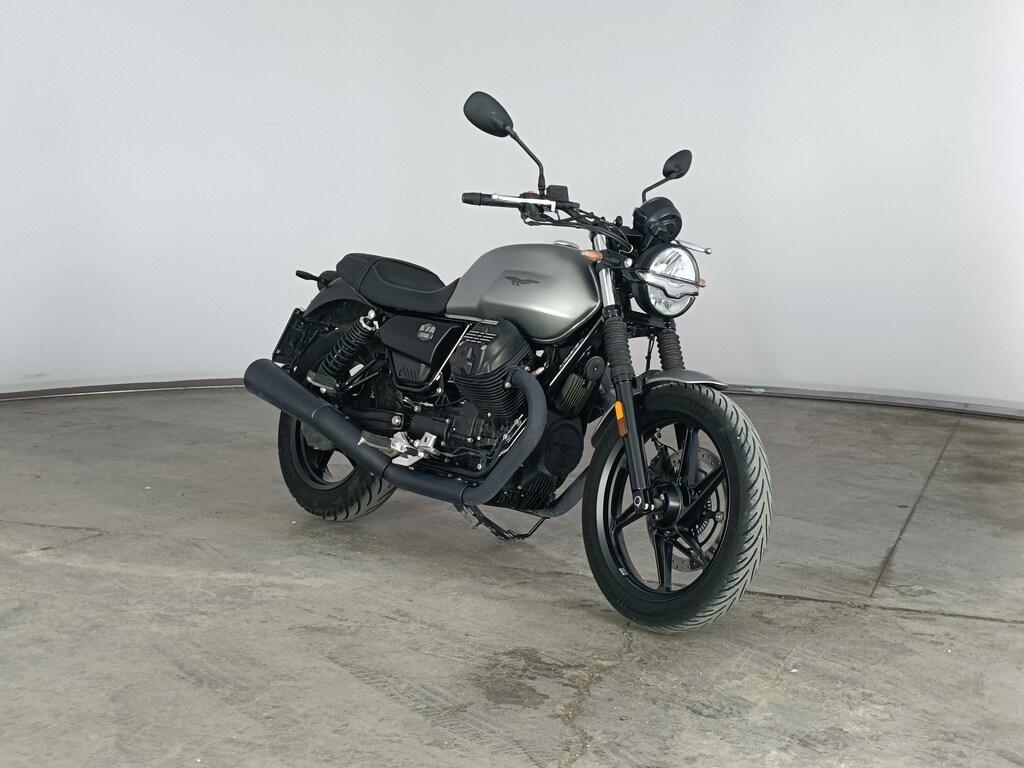 V7 850
