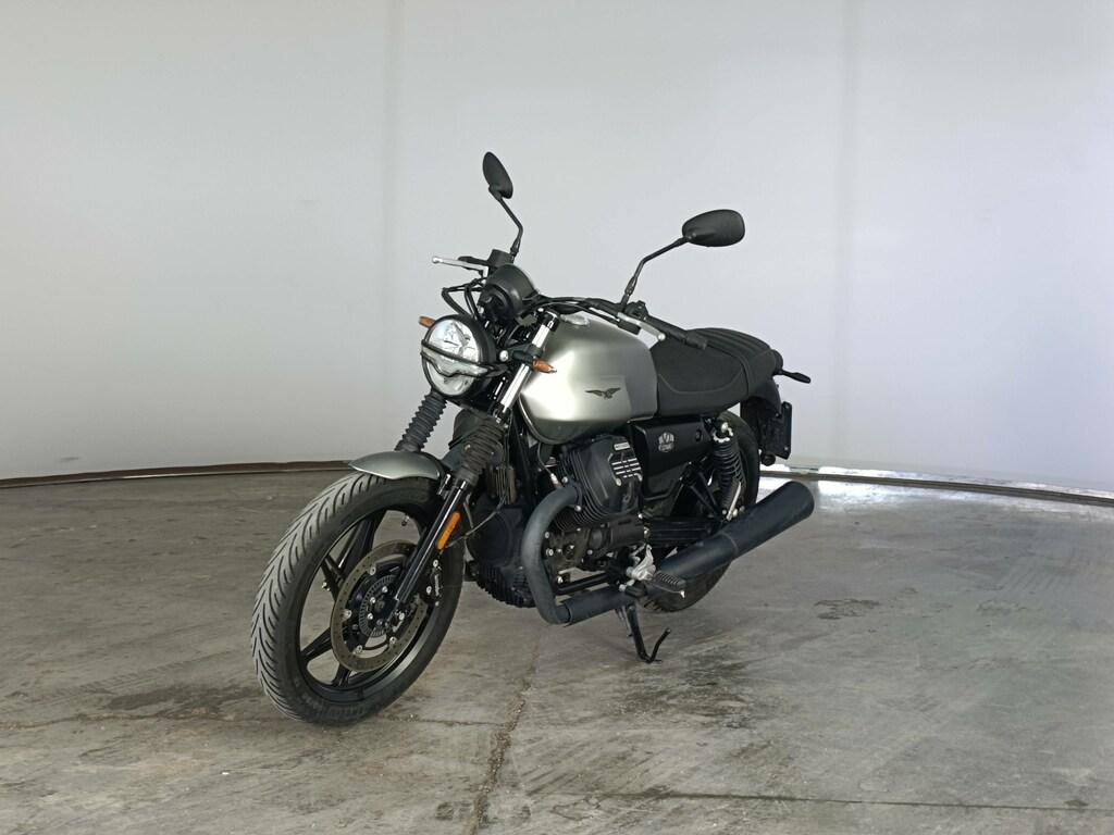 V7 850