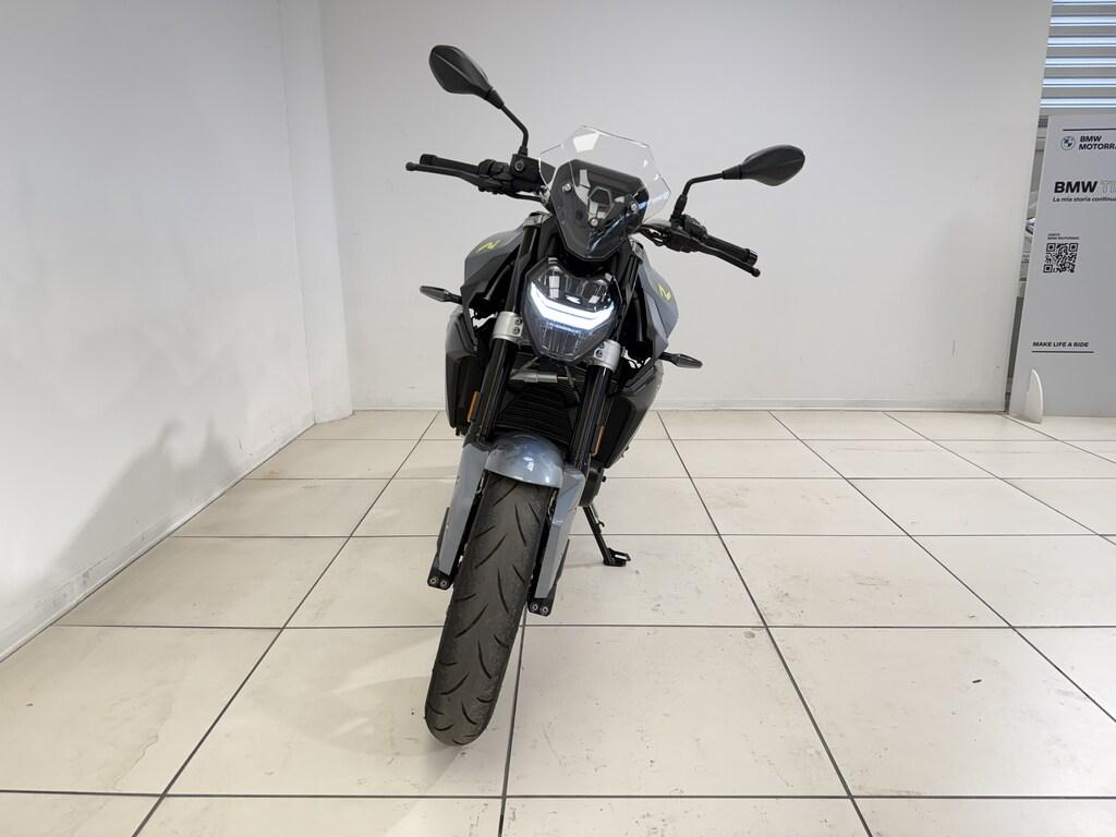 F 900 R
