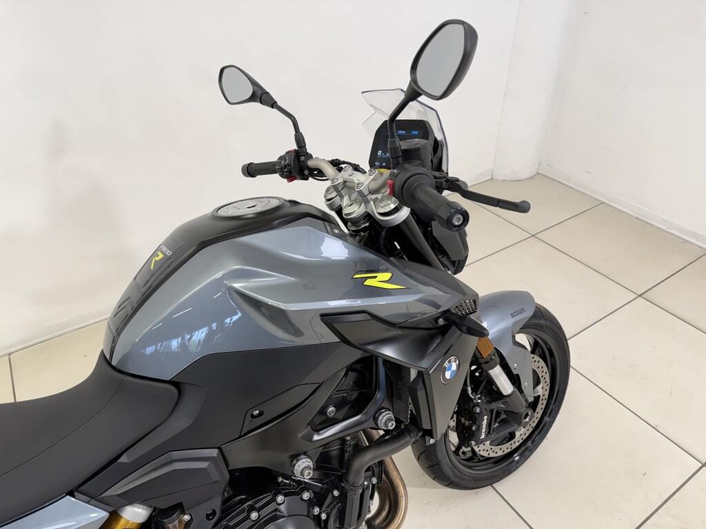 F 900 R