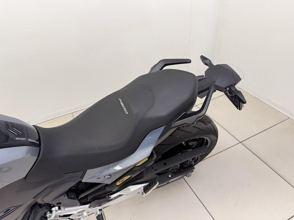 F 900 R