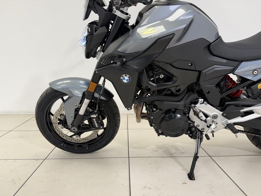F 900 R