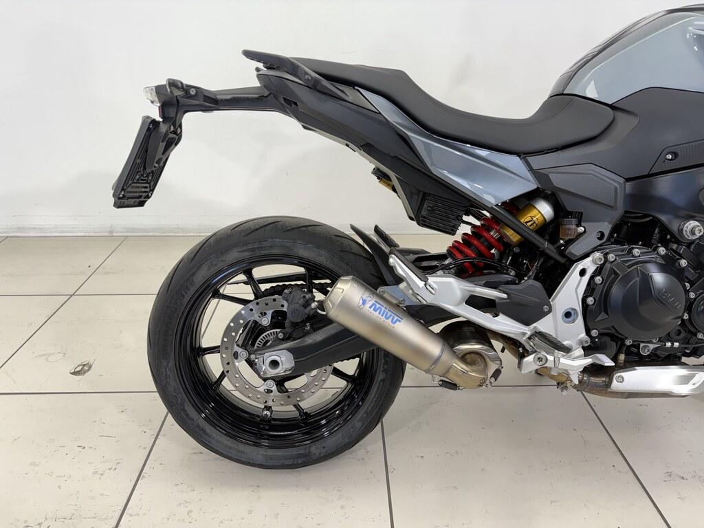 F 900 R