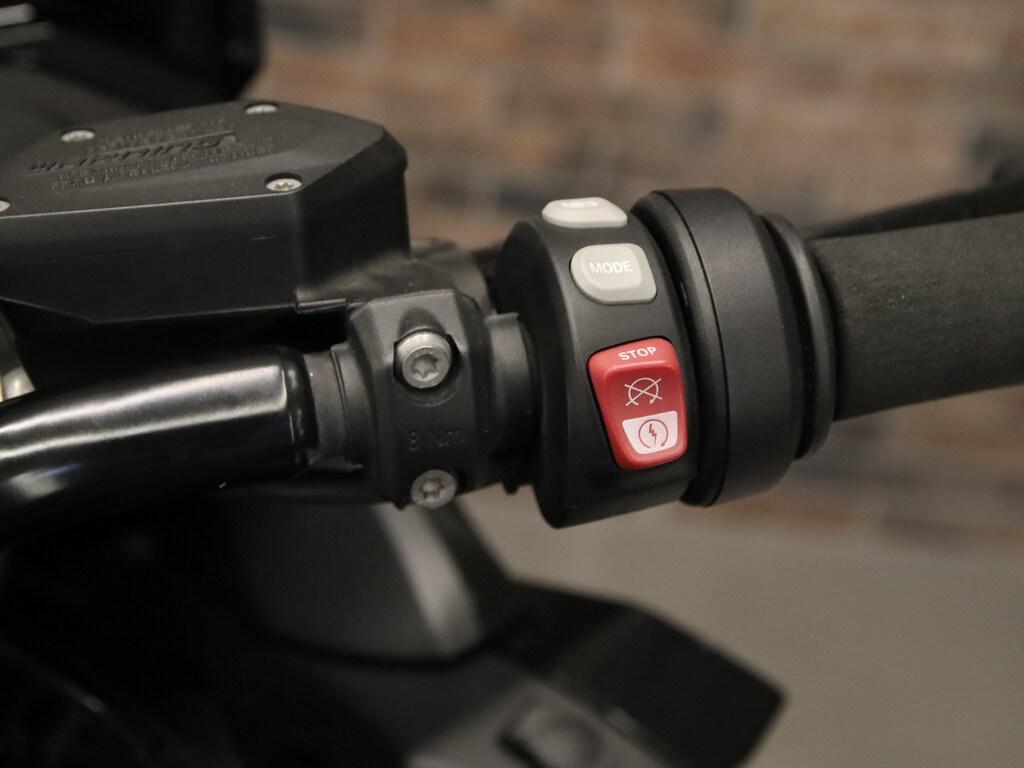 K 1600 B