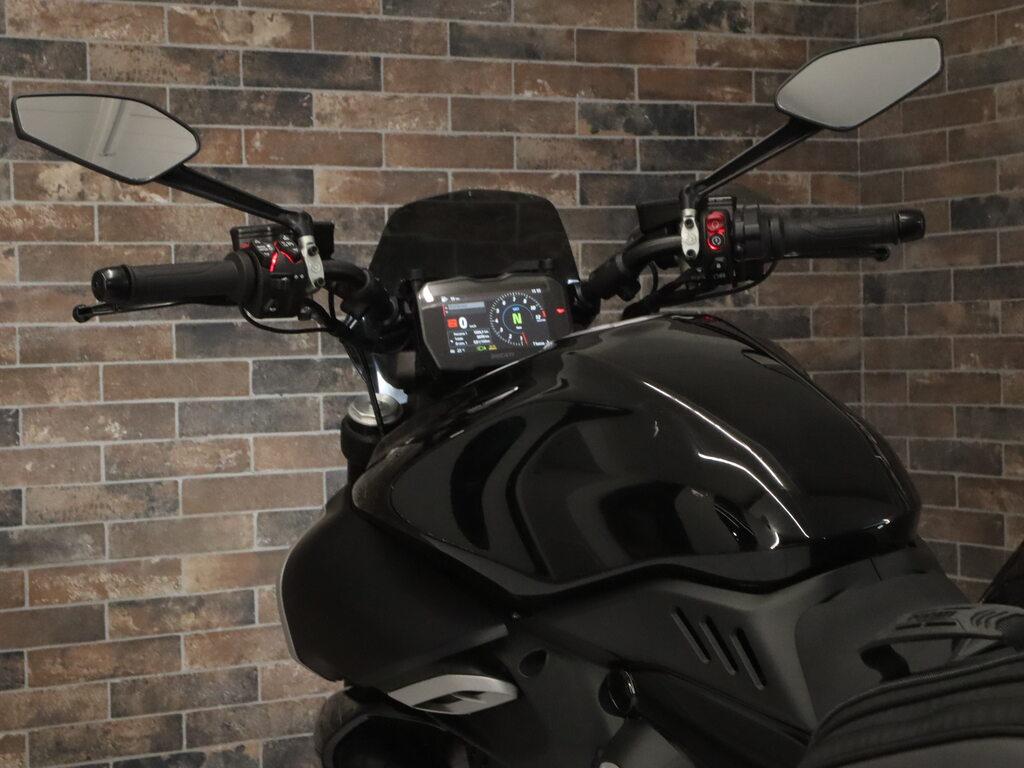 DIAVEL V4
