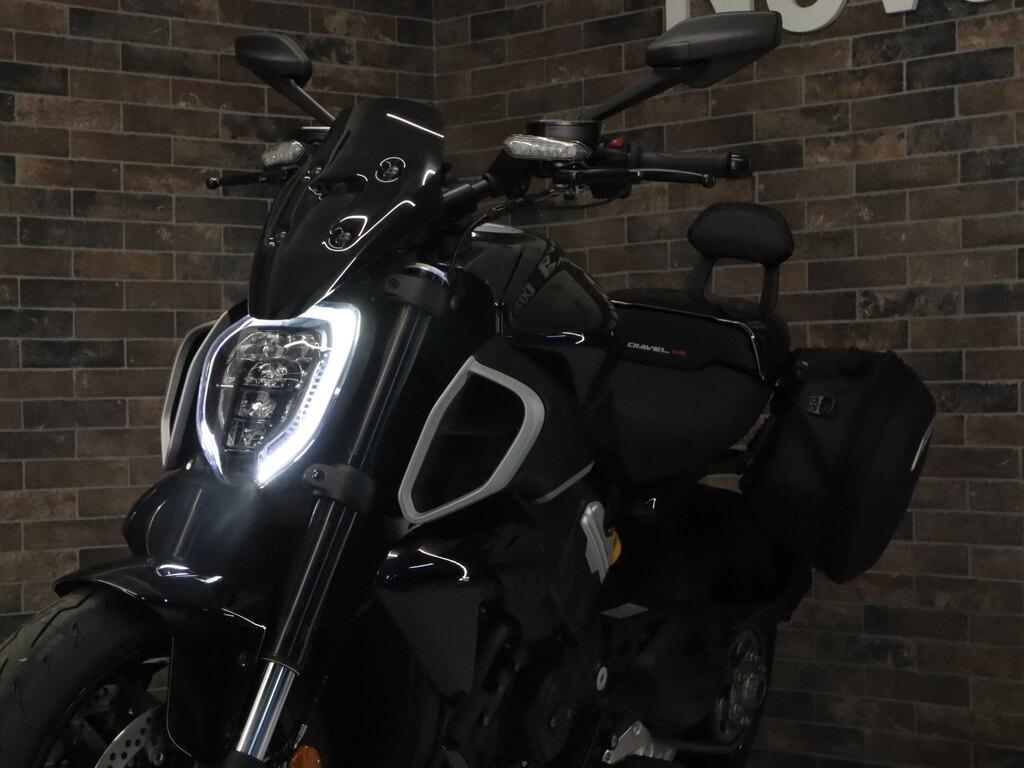 DIAVEL V4