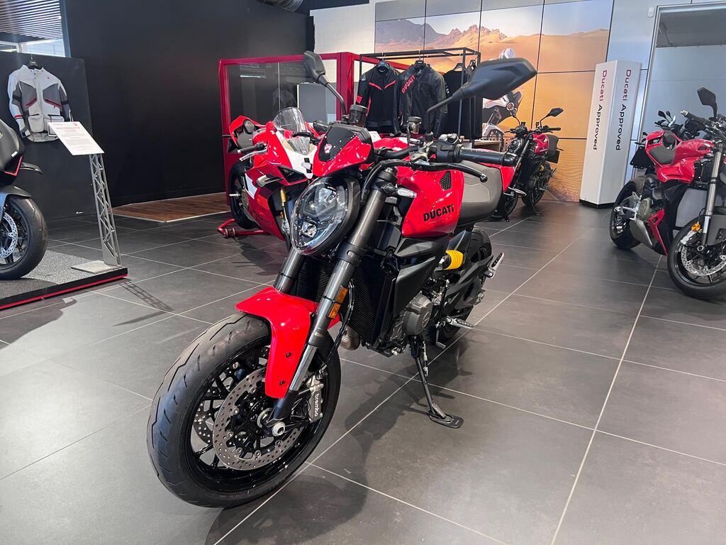 MONSTER V2 890