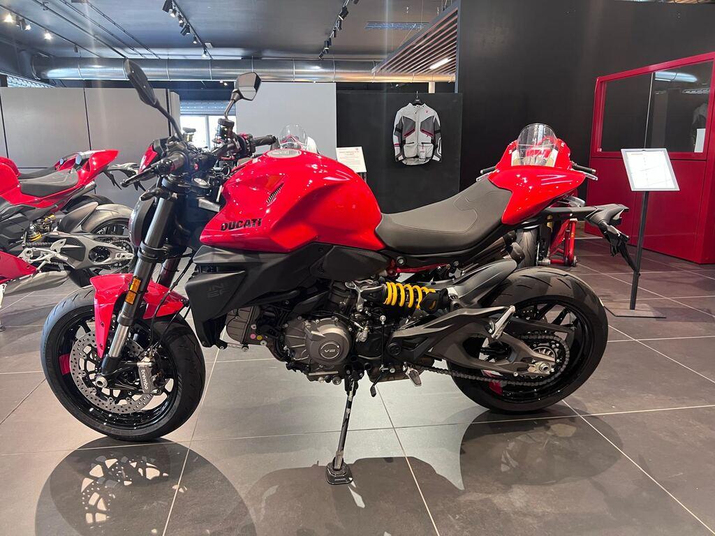 MONSTER V2 890