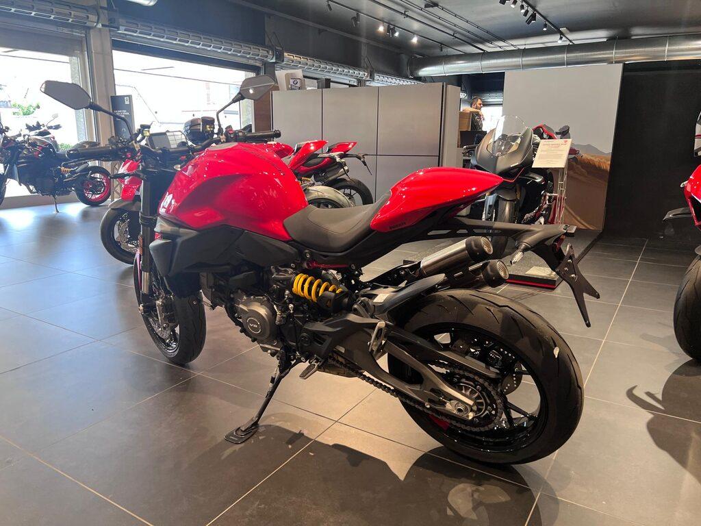 MONSTER V2 890
