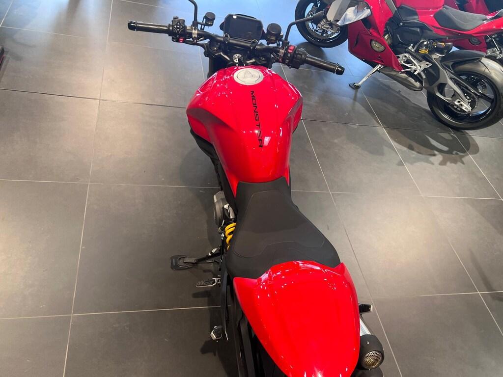 MONSTER V2 890