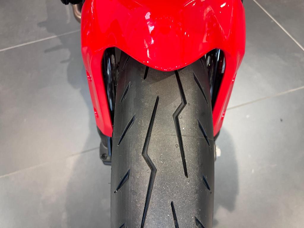 MONSTER V2 890