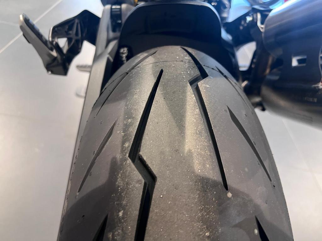MONSTER V2 890