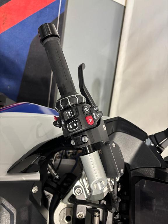 R 1300 RS