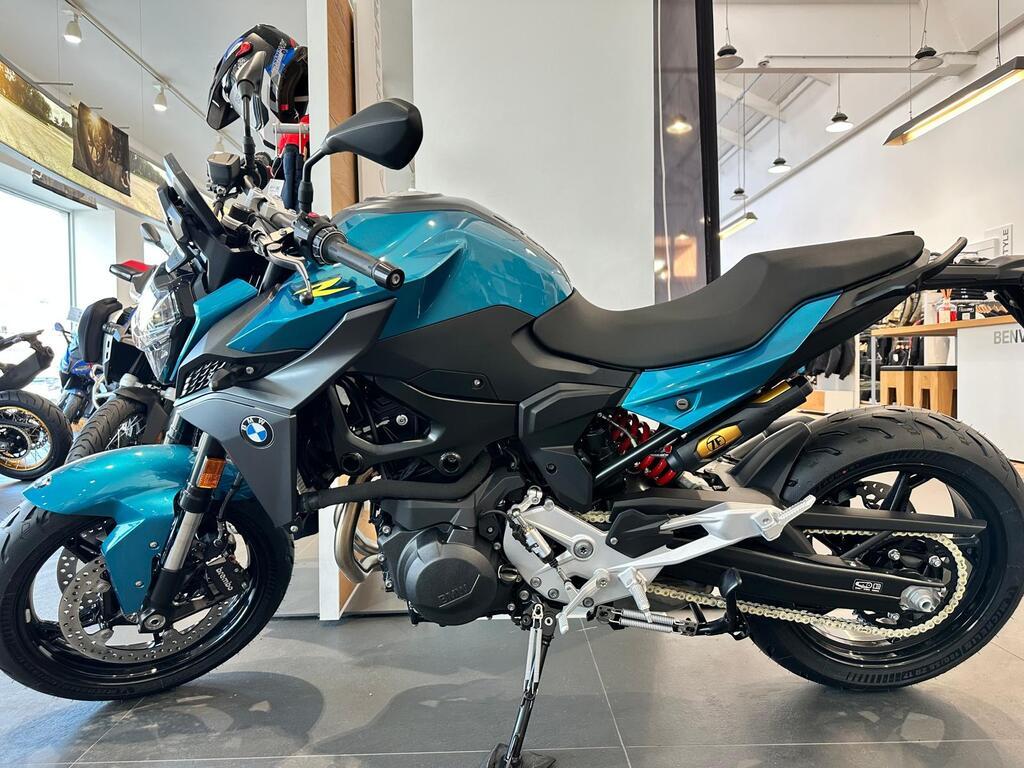 F 900 R