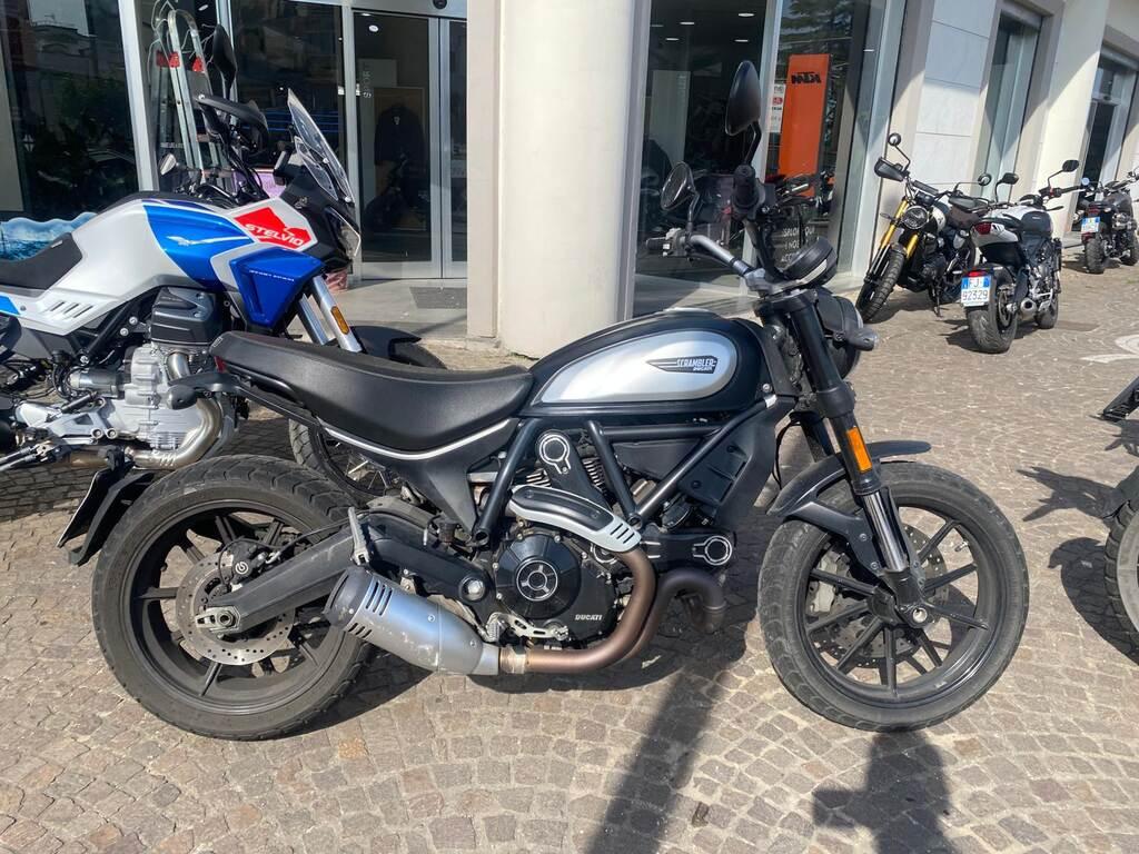SCRAMBLER 800
