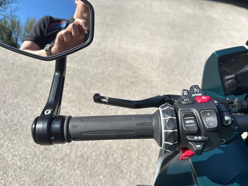 M 1000 XR
