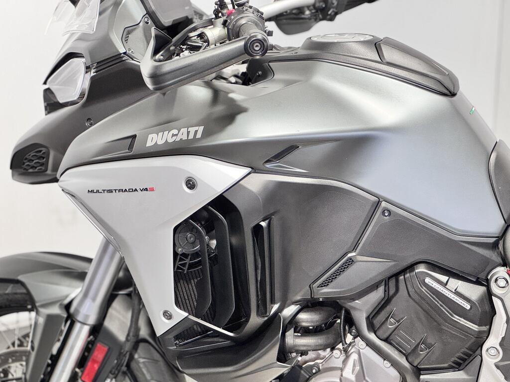 MULTISTRADA V4