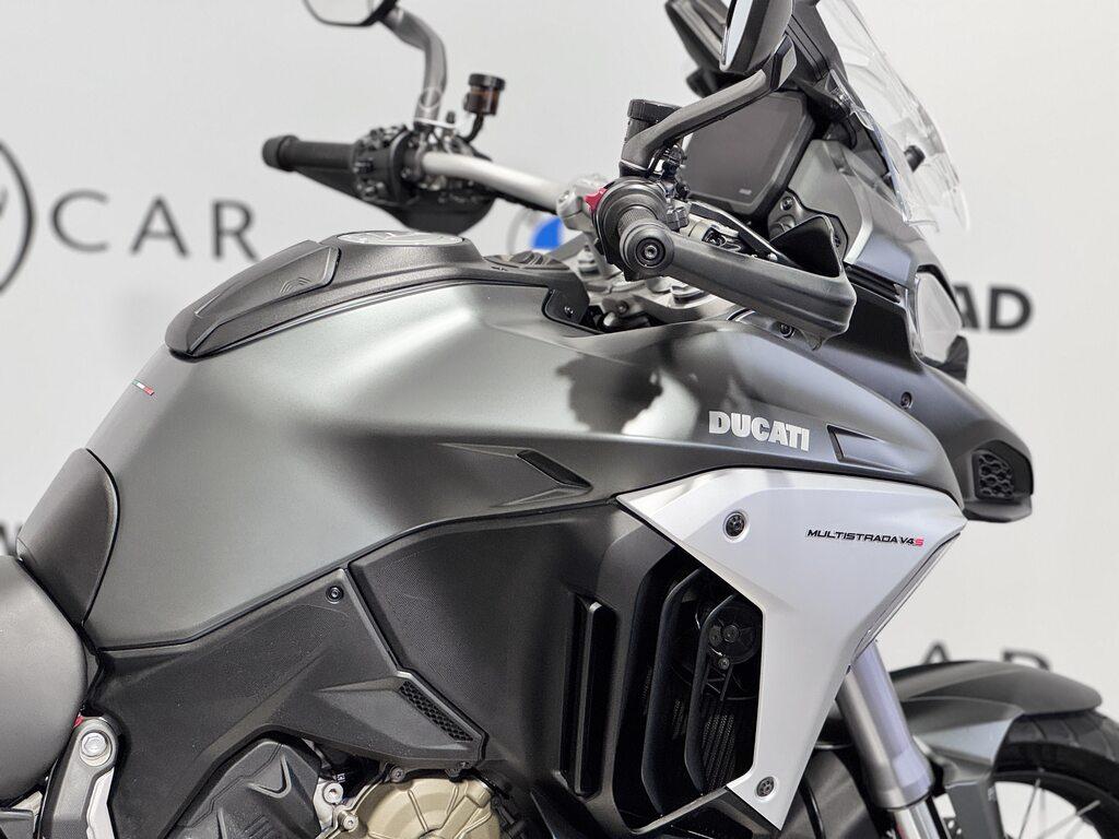 MULTISTRADA V4