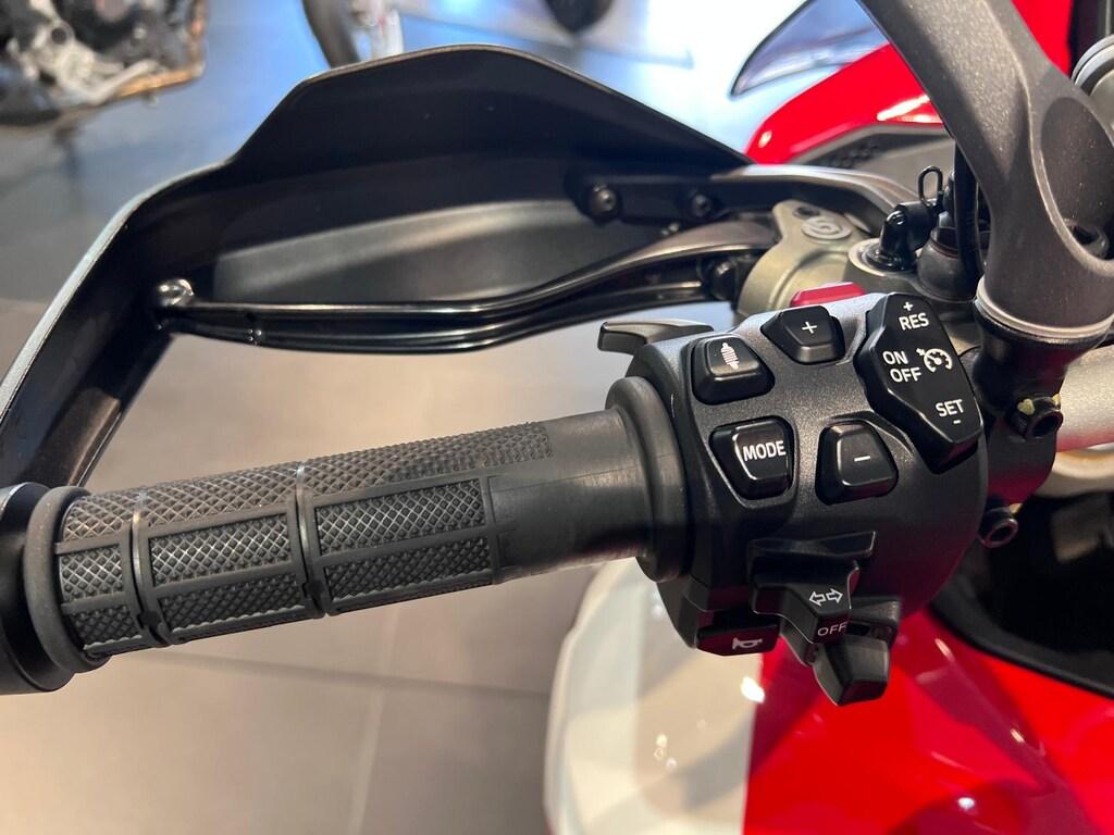 MULTISTRADA V4