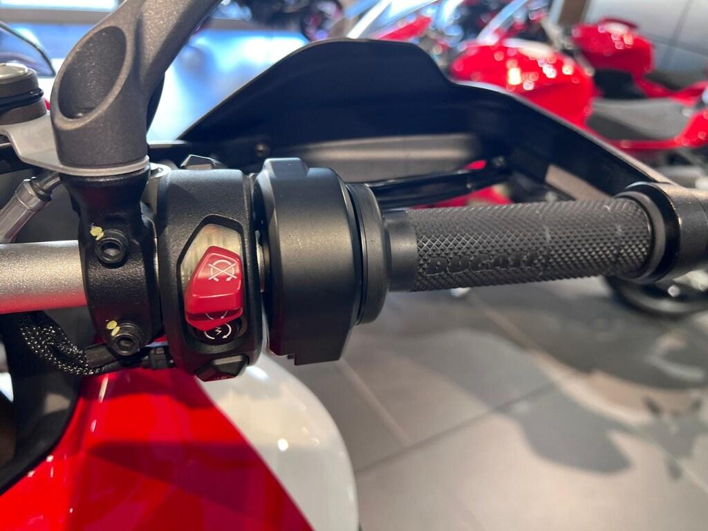 MULTISTRADA V4