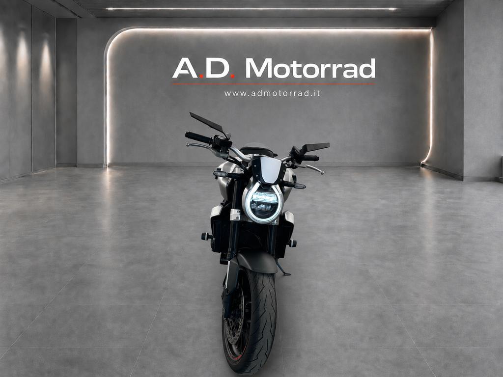 CB 1000 R