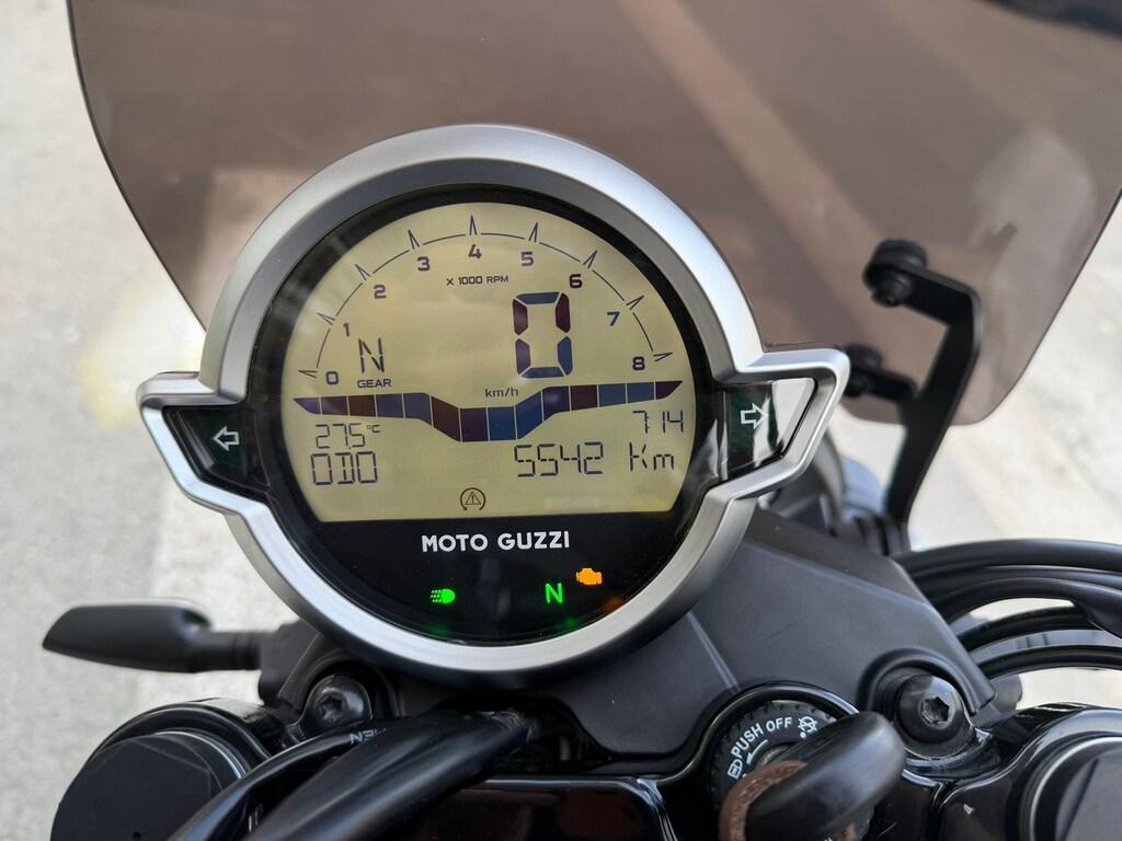 V7 850