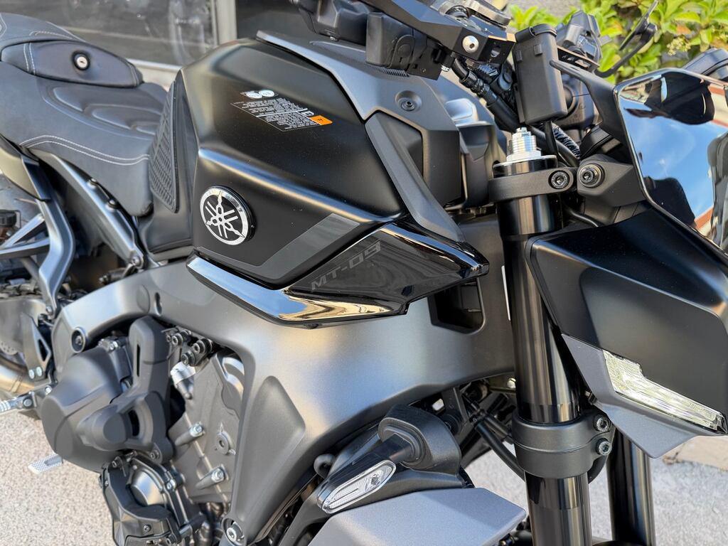 MT-09 890