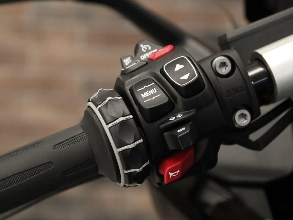 R 1300 RS