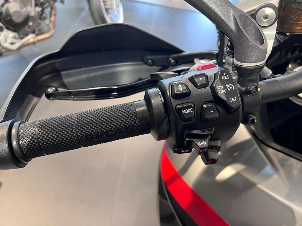 MULTISTRADA V4