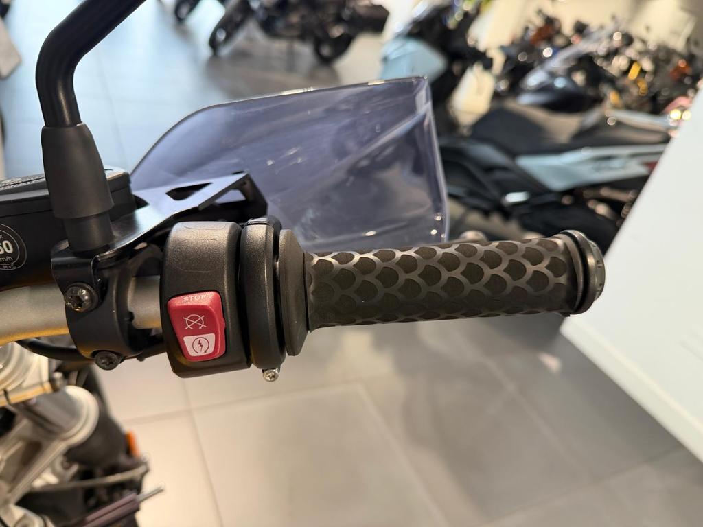 R 1200 NINET