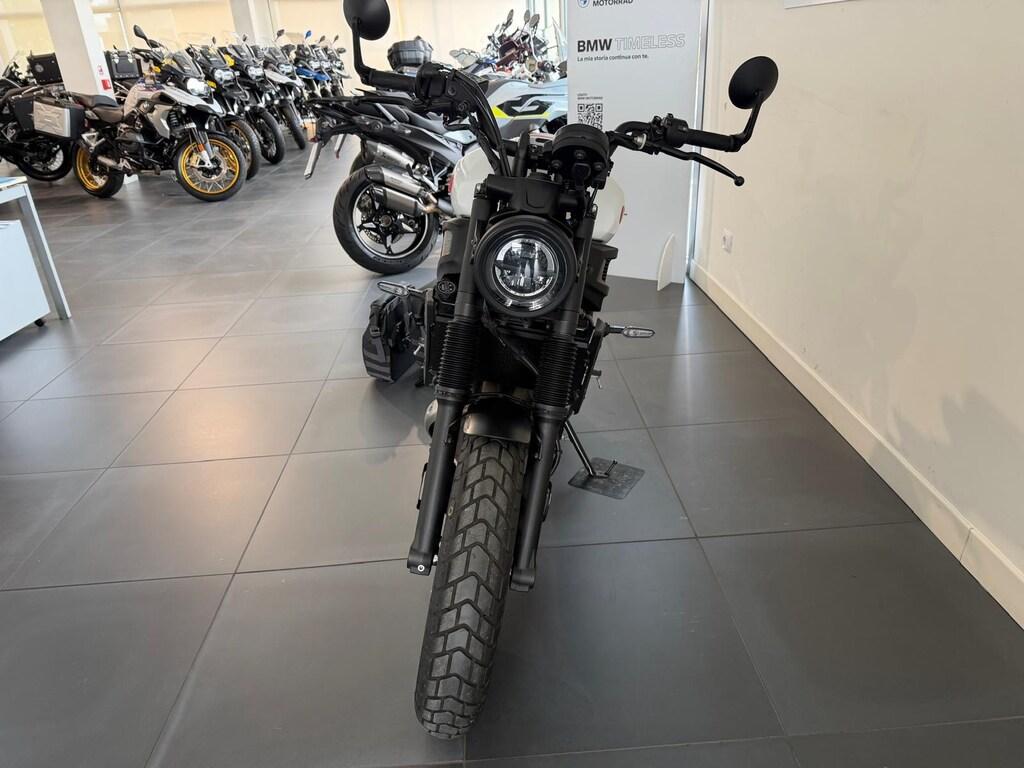 XSR 700