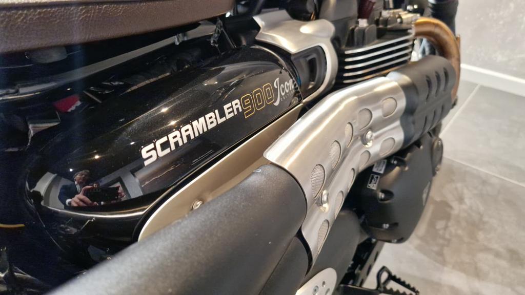 SCRAMBLER 900