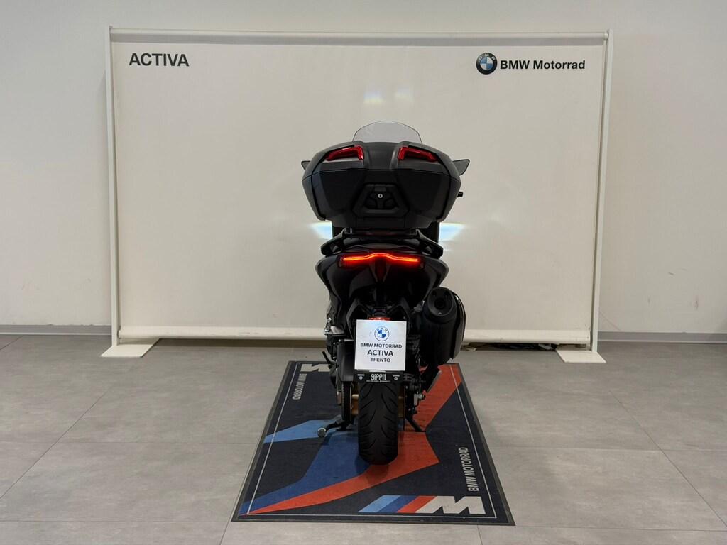 T-MAX 560