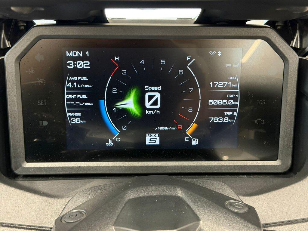 T-MAX 560
