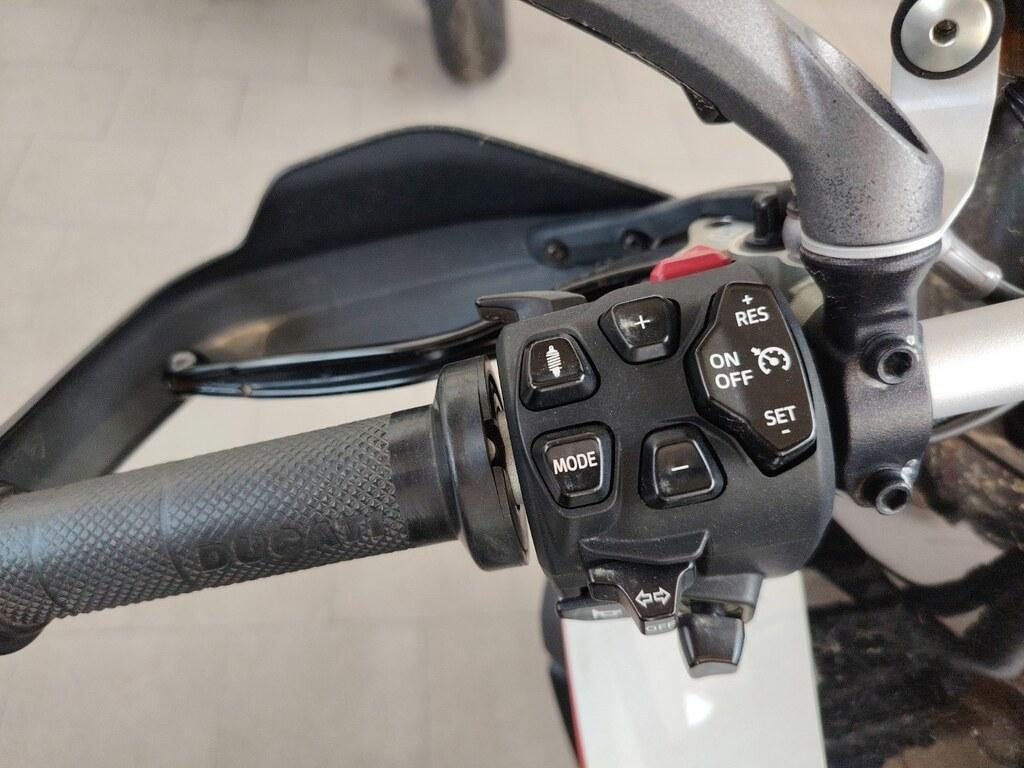 MULTISTRADA V4