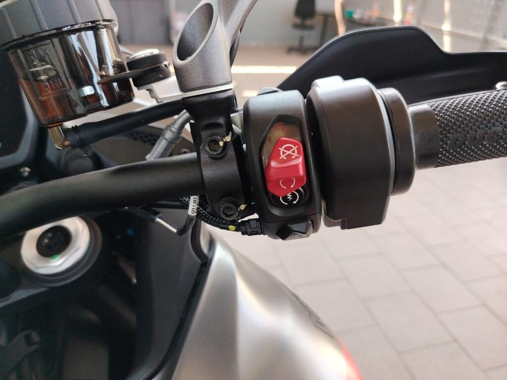 MULTISTRADA V4