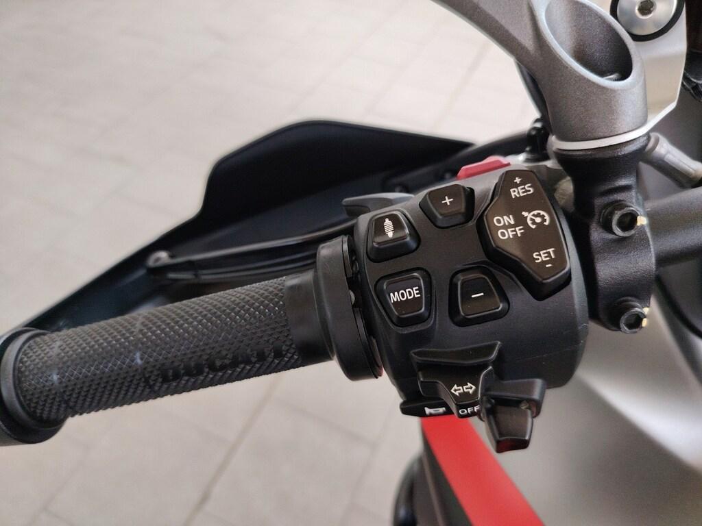 MULTISTRADA V4