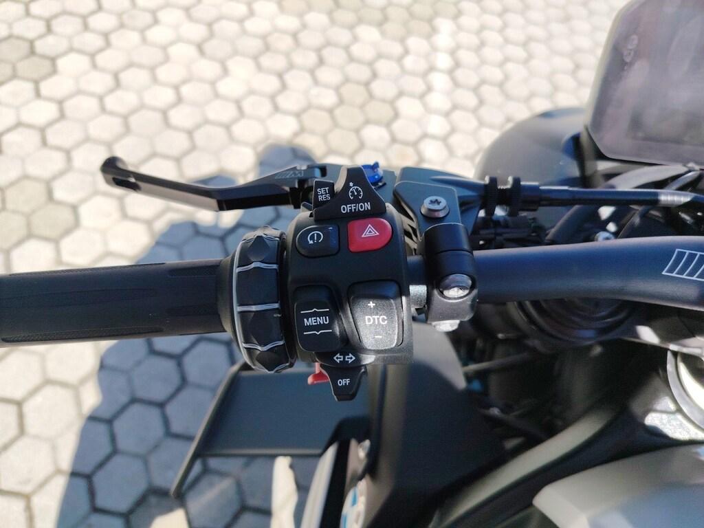 M 1000 R