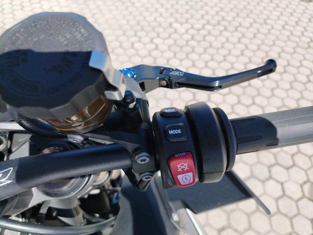 M 1000 R