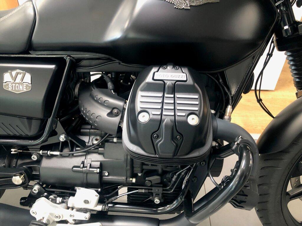 V7 850