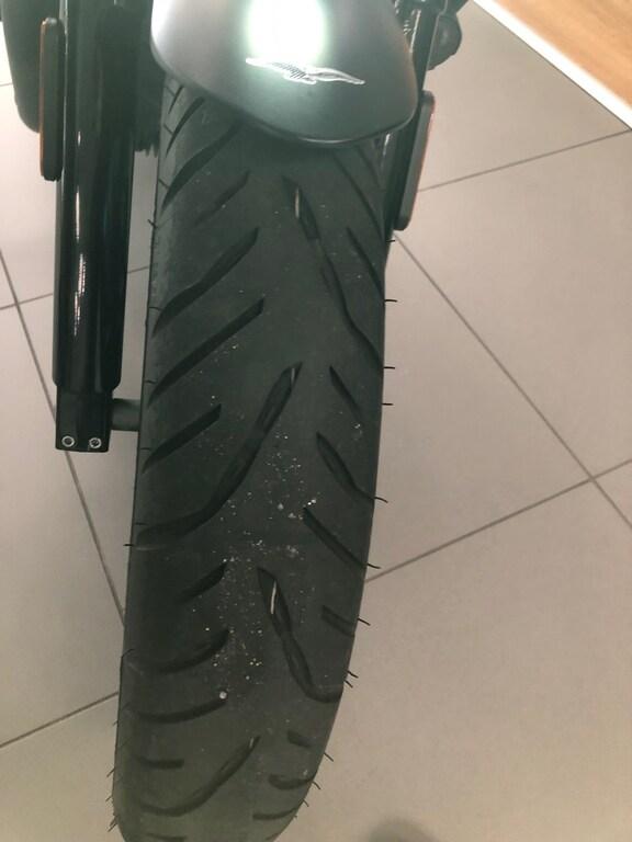 V7 850