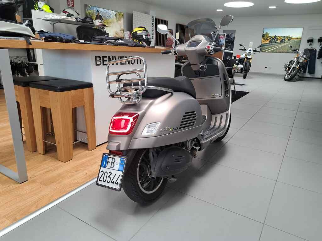 VESPA GTS 300