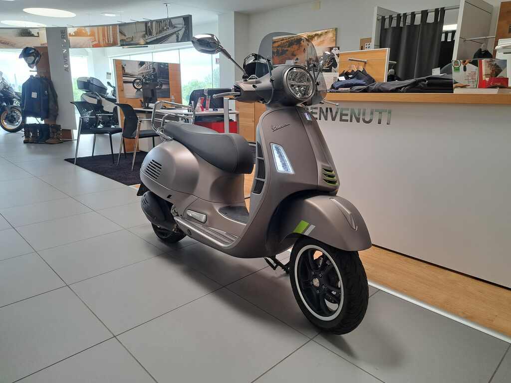 VESPA GTS 300