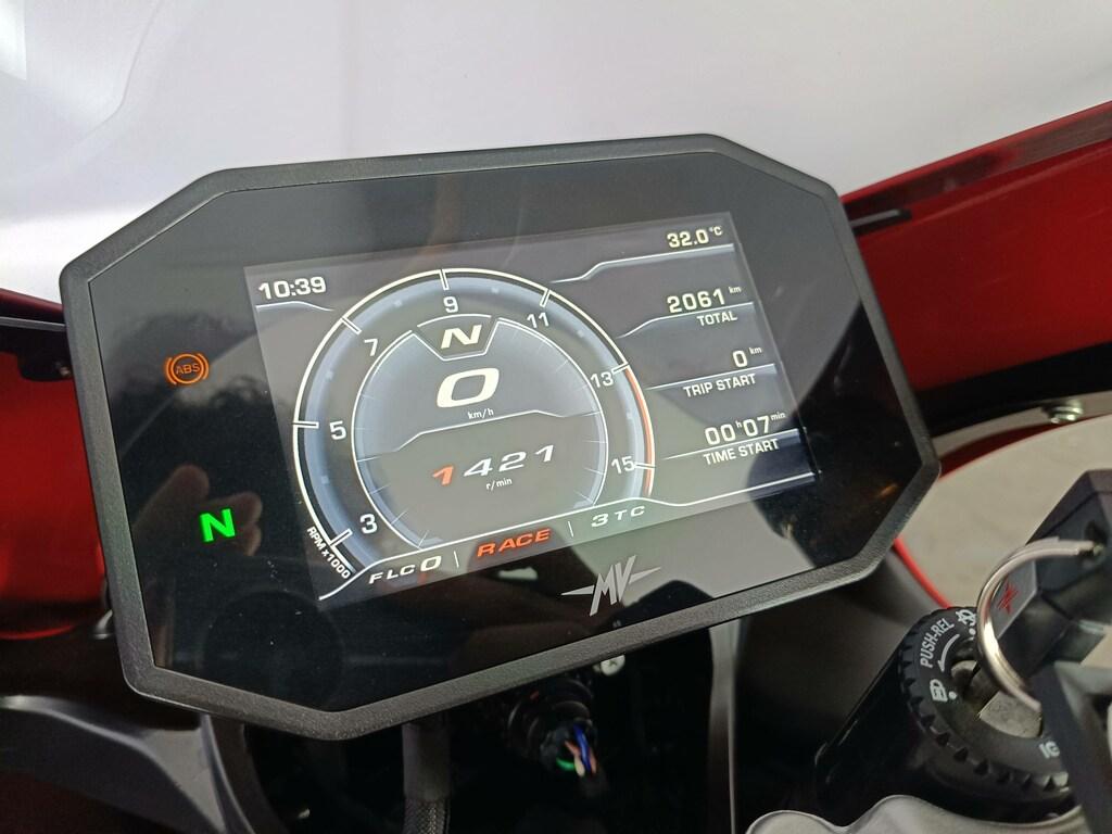 F3 800