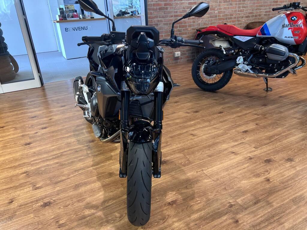 F 900 R