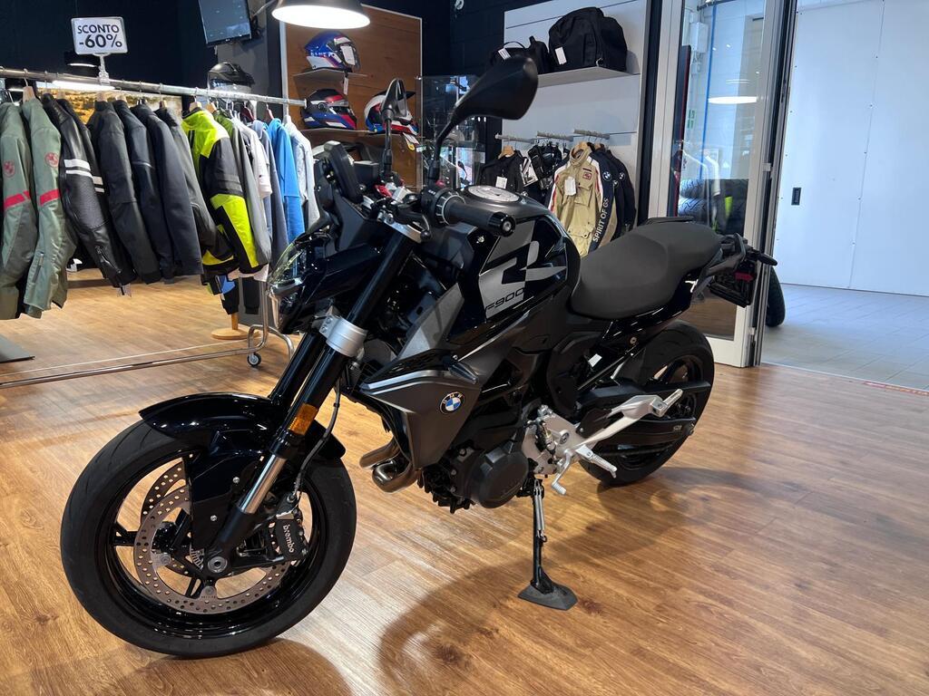 F 900 R