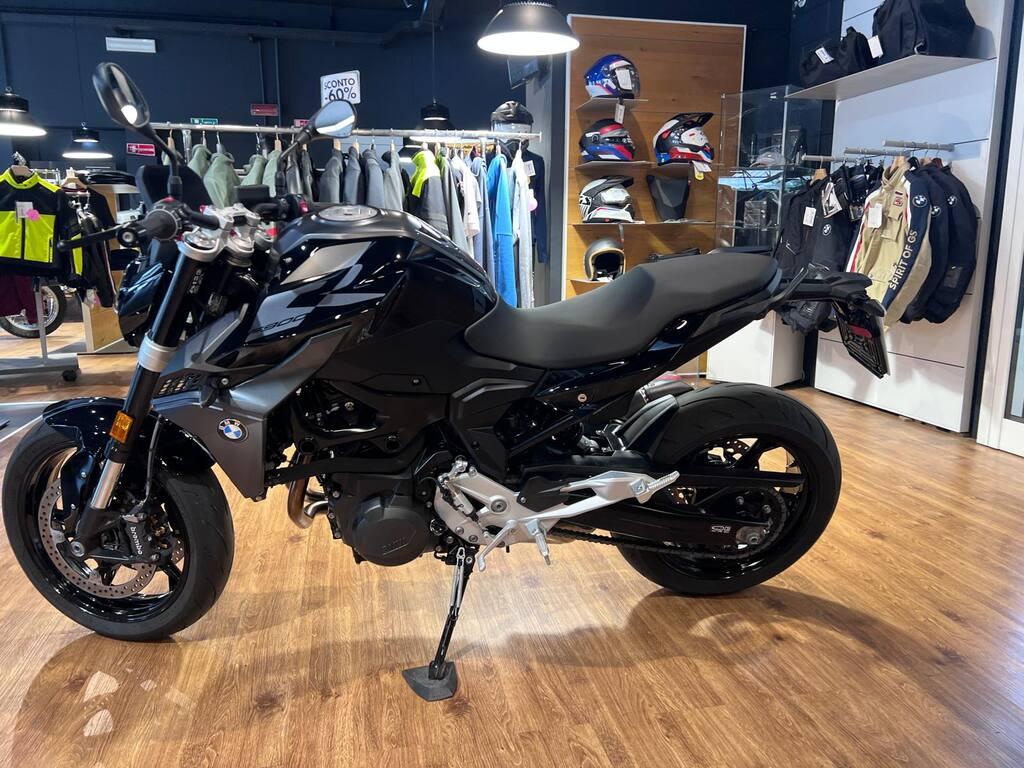 F 900 R