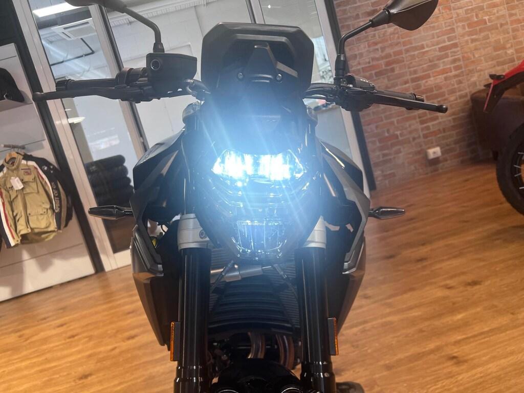 F 900 R