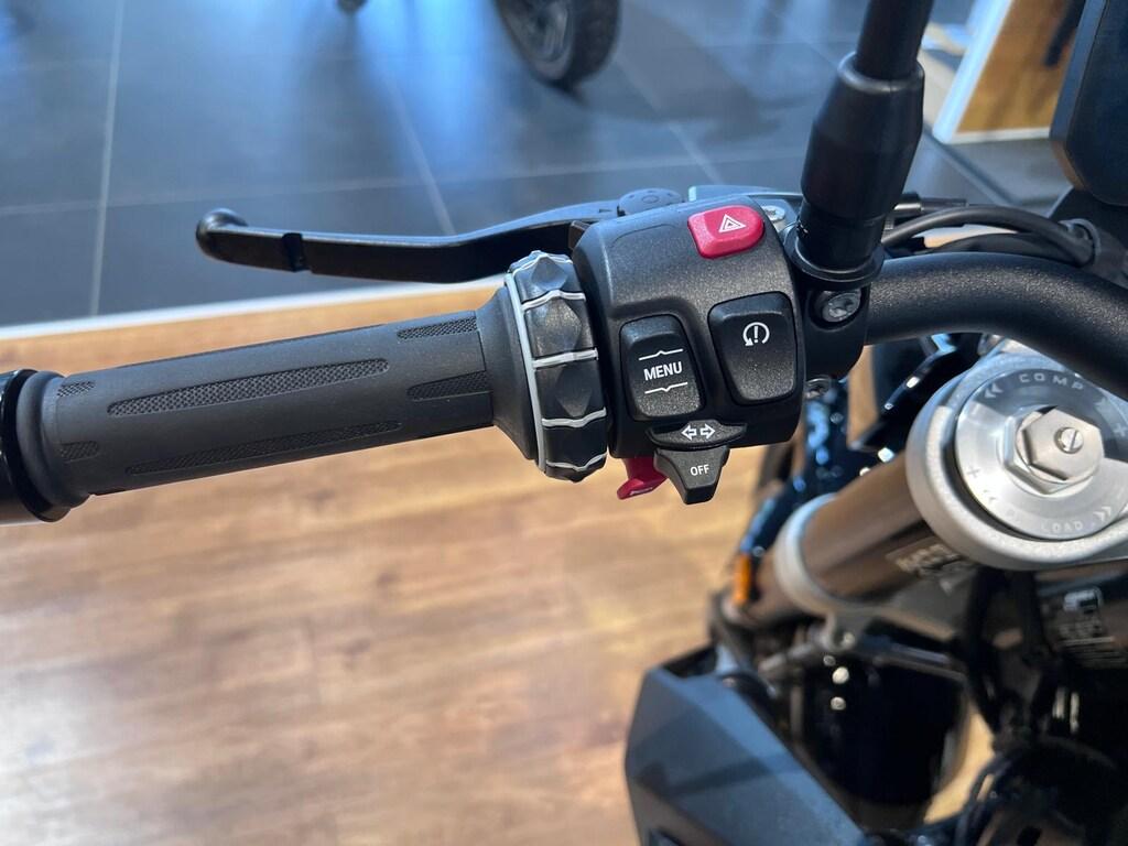 F 900 R